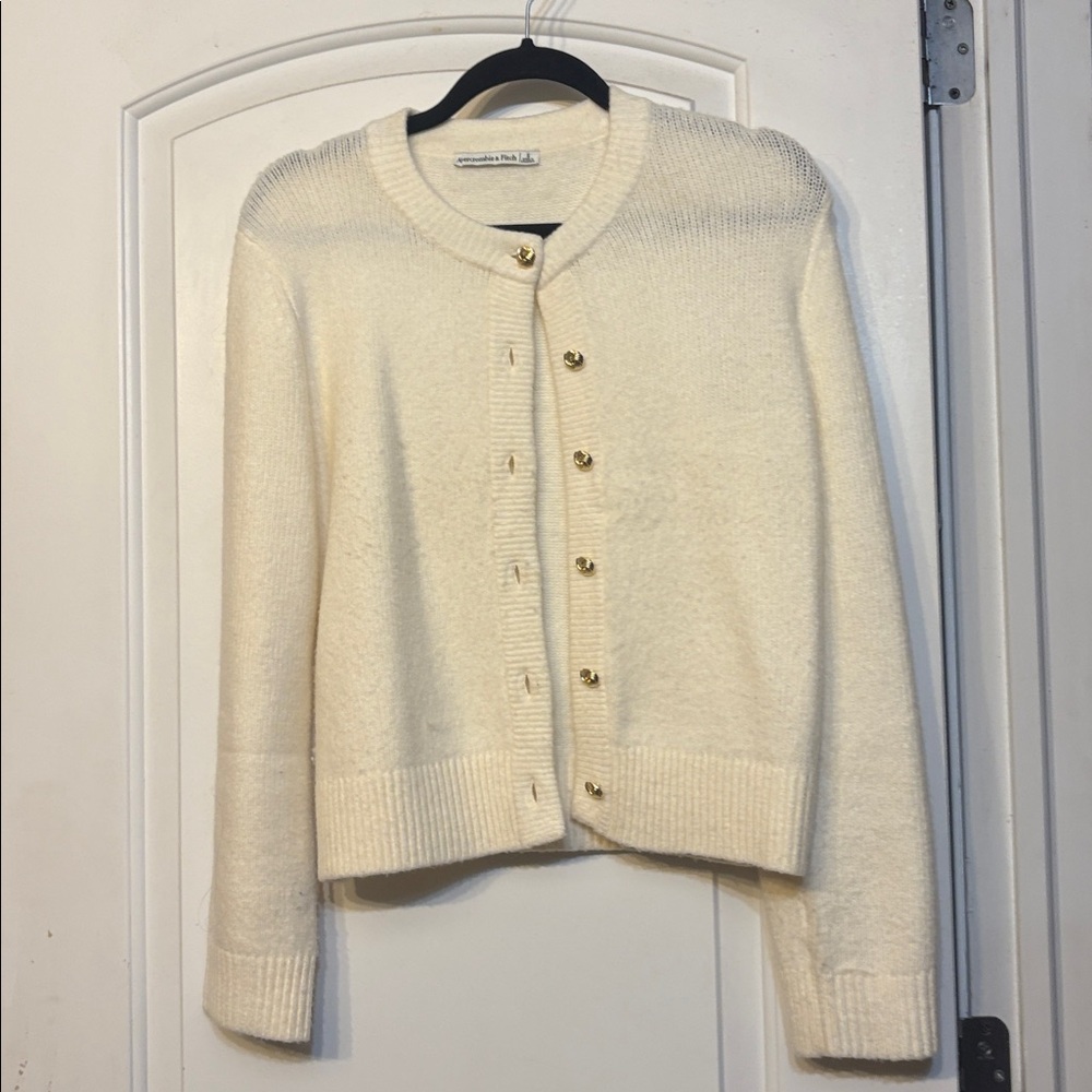 Abercrombie & Fitch Elegant Cream Women's Sweater - Picture 3 of 3